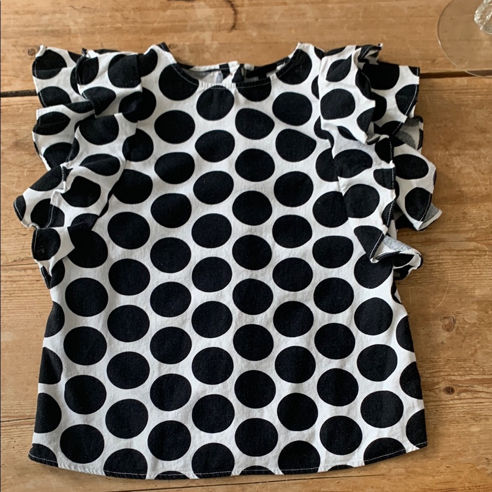NWOT Who What Wear Linen blend Black and White Polka Dot Ruffle Sleeve Top